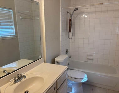 3526 Glenhill Drive - Photo Thumbnail 2