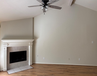 3526 Glenhill Drive - Photo Thumbnail 11
