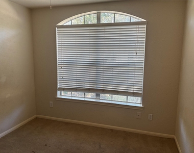 3526 Glenhill Drive - Photo Thumbnail 4
