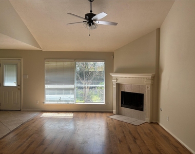 3526 Glenhill Drive - Photo Thumbnail 7