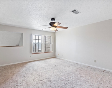 3122 Camelot Drive - Photo Thumbnail 21