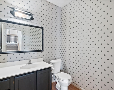 3122 Camelot Drive - Photo Thumbnail 14