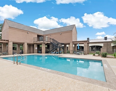 3122 Camelot Drive - Photo Thumbnail 27