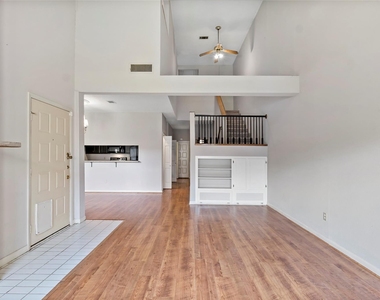 3122 Camelot Drive - Photo Thumbnail 5