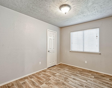 2235 Sentinal Oaks Street - Photo Thumbnail 16