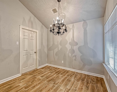 2235 Sentinal Oaks Street - Photo Thumbnail 5