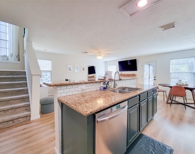 42 Wineberry Place - Photo Thumbnail 7
