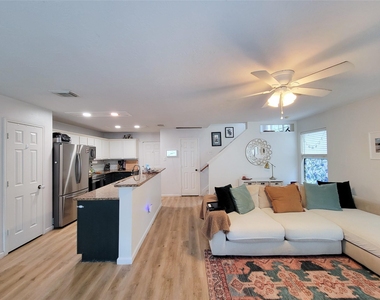 42 Wineberry Place - Photo Thumbnail 10