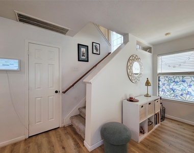 42 Wineberry Place - Photo Thumbnail 4