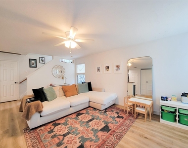 42 Wineberry Place - Photo Thumbnail 9