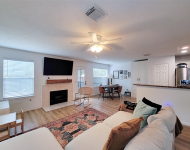 42 Wineberry Place - Photo Thumbnail 11