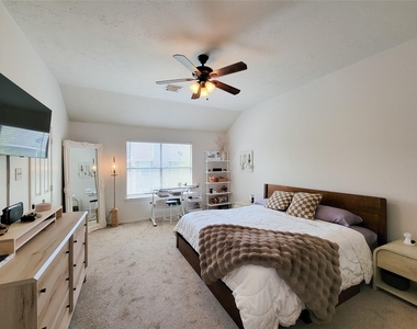 42 Wineberry Place - Photo Thumbnail 17