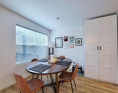 42 Wineberry Place - Photo Thumbnail 8