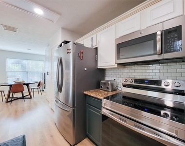 42 Wineberry Place - Photo Thumbnail 6