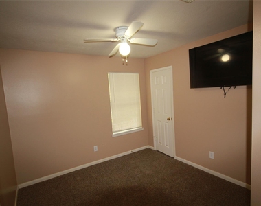 6418 Mountain Pines Lane - Photo Thumbnail 28