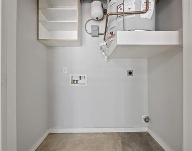 2000 Bagby Street - Photo Thumbnail 11