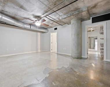 2000 Bagby Street - Photo Thumbnail 12