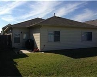 25202 Diamond Ranch Drive - Photo Thumbnail 12
