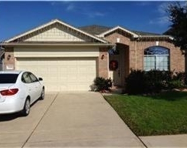 25202 Diamond Ranch Drive - Photo Thumbnail 10