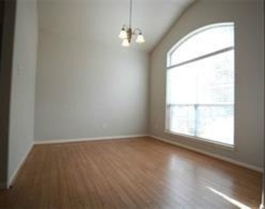 25202 Diamond Ranch Drive - Photo Thumbnail 4