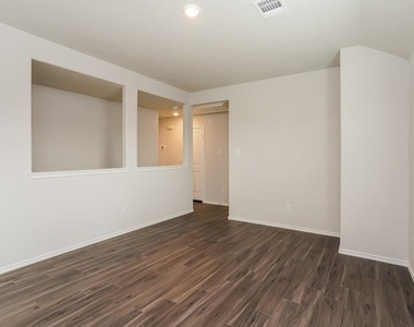 3029 Paintbrush Drive - Photo Thumbnail 5