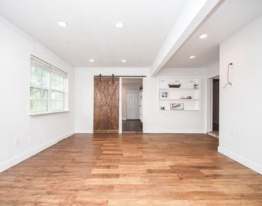 2406 Blue Mist Court - Photo Thumbnail 11