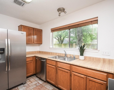 2406 Blue Mist Court - Photo Thumbnail 14