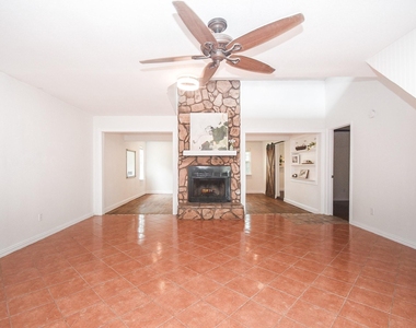 2406 Blue Mist Court - Photo Thumbnail 4