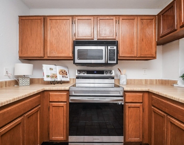 2406 Blue Mist Court - Photo Thumbnail 12