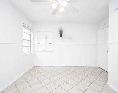 2406 Blue Mist Court - Photo Thumbnail 24