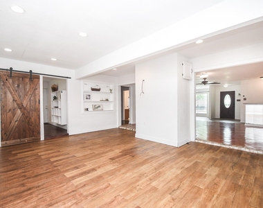 2406 Blue Mist Court - Photo Thumbnail 10