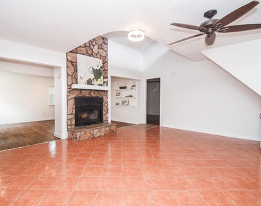 2406 Blue Mist Court - Photo Thumbnail 6