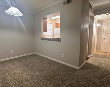 2825 Bellefontaine Street - Photo Thumbnail 6