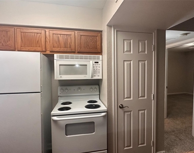 2825 Bellefontaine Street - Photo Thumbnail 12