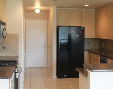 1723 Monvale Lane - Photo Thumbnail 3