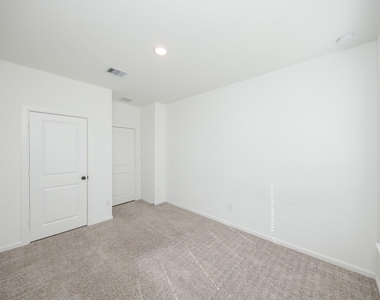 42514 Summer Crest Road - Photo Thumbnail 31