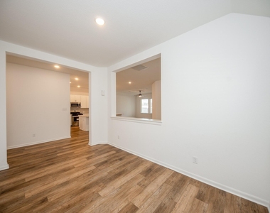 42514 Summer Crest Road - Photo Thumbnail 5
