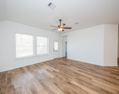 42514 Summer Crest Road - Photo Thumbnail 16