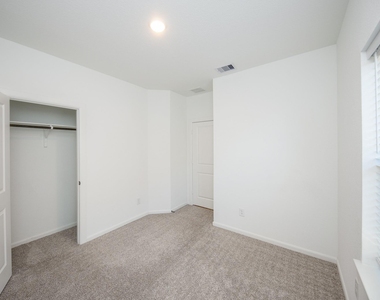 42514 Summer Crest Road - Photo Thumbnail 34