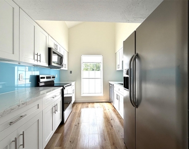 9809 Richmond Avenue - Photo Thumbnail 2