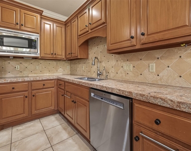 2210 Bywater Drive - Photo Thumbnail 8
