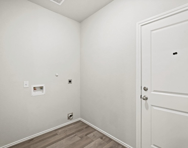 1443 Acorn Meadow Street - Photo Thumbnail 7