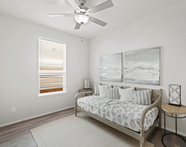 1443 Acorn Meadow Street - Photo Thumbnail 9
