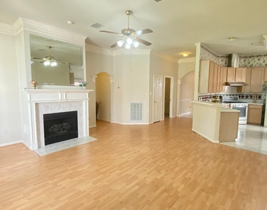 20723 Spring Rose Drive - Photo Thumbnail 4