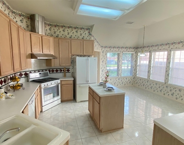 20723 Spring Rose Drive - Photo Thumbnail 14