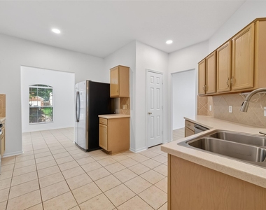 19530 Harvest Stream Way - Photo Thumbnail 15