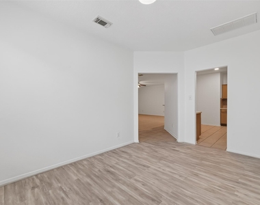 19530 Harvest Stream Way - Photo Thumbnail 11