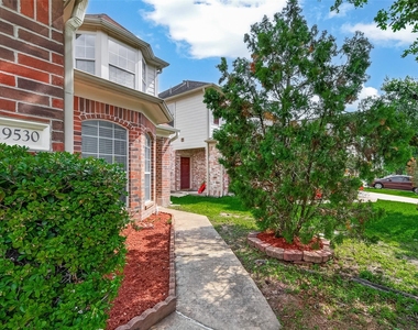19530 Harvest Stream Way - Photo Thumbnail 4