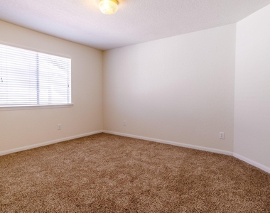 2918 Five Oaks Drive - Photo Thumbnail 26