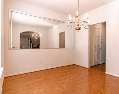 2918 Five Oaks Drive - Photo Thumbnail 8